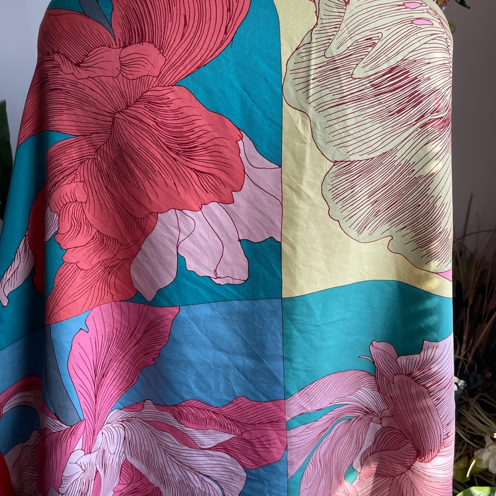 Hermès Stole Etude Pour Un Iris-Arc En Ciel silk scarf. - Picture 3 of 16